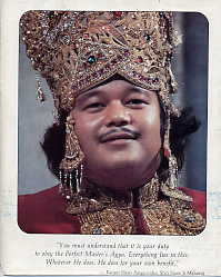 maharaji_cu_krishna_crown.jpg 10.3K